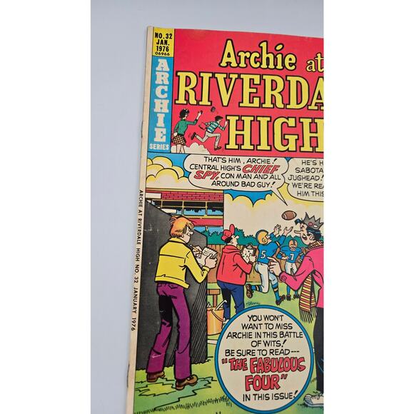 Archie at Riverdale High Number 32 January 1976 06966 Fair Condition - Picture 5 of 16
